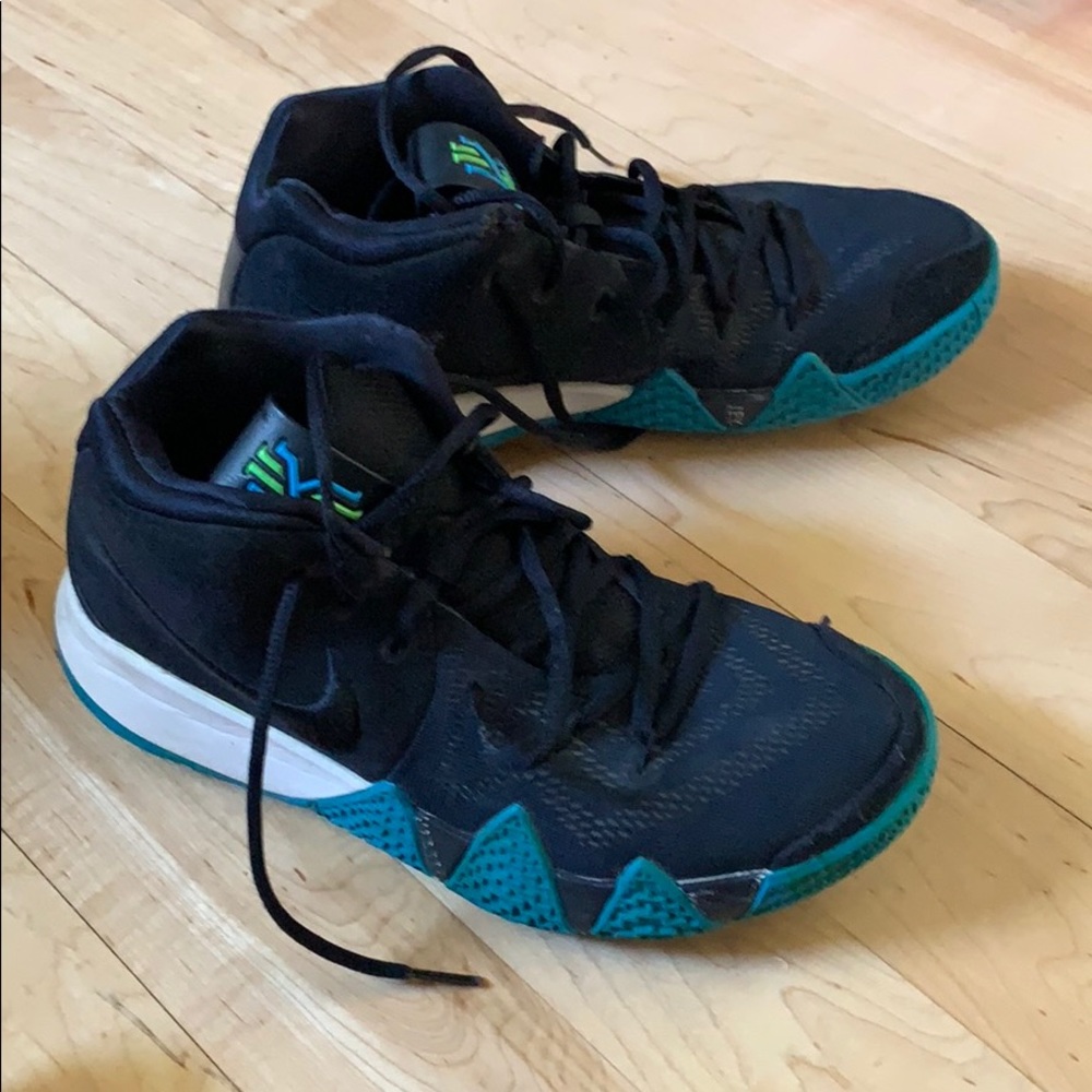 Kyrie 4’s Size 7.5 Men’s
